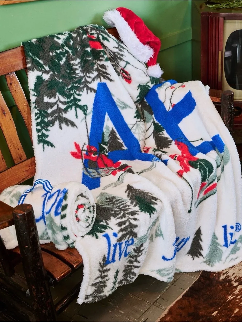 NEW American Eagle Outfitters Fleece 50x60” Cozy Blanket Ski Winter Holiday NWT
